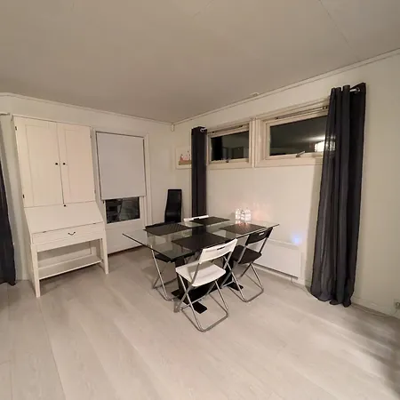 Innholdsrik Med Hage *